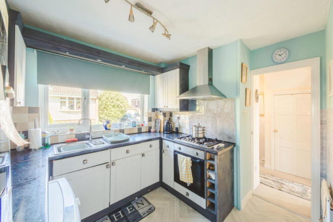 Wheatlands, Haydon Wick, Swindon, SN25 1RL photo 4
