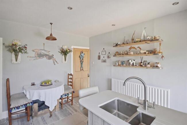 3 bed Terraced for sale Image 7