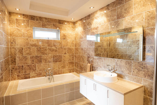 3 bed Bungalow for sale Image 10