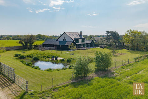 Fir Tree Lane, Aughton, L39