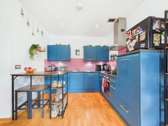 2 bed Apartment for sale Image 7