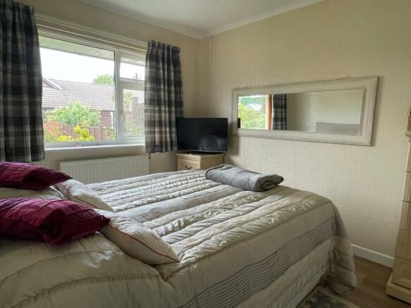 Bedroom1,.jpg