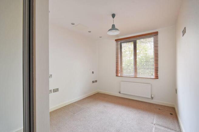 Bedroom 2 - angle 2
