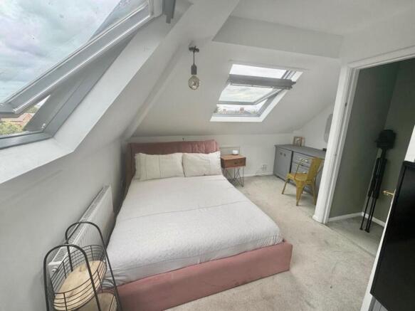 4 bed Semi-Detached for sale Image 11