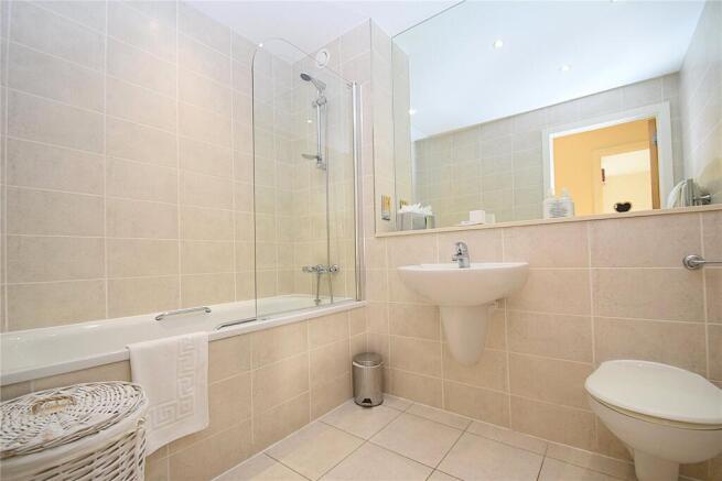 2 bed Apartment for sale Image 12