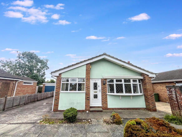 2 bed Detached Bungalow for sale Image 9