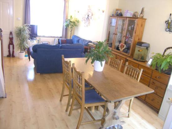 LOUNGE / DINER
