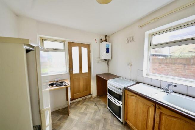 3 bed Semi-Detached for sale Image 6