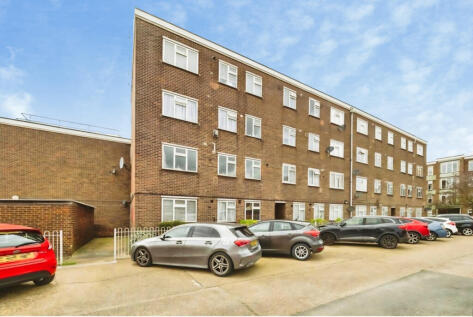 Diban Court, HORNCHURCH, RM12 4YJ