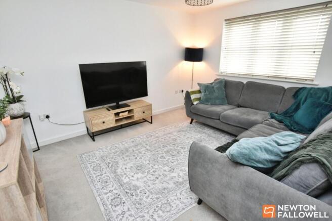 Buzzard Way, East Leake, LE12 photo 4