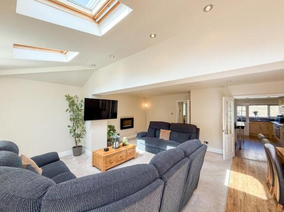 3 bed Detached for sale Image 9