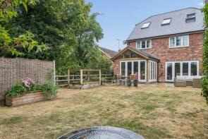3, The Ridings, Aylesbury HP18 0DG
