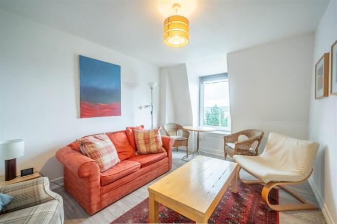 Flat 15 100 Victoria Road Dundee-6.jpg