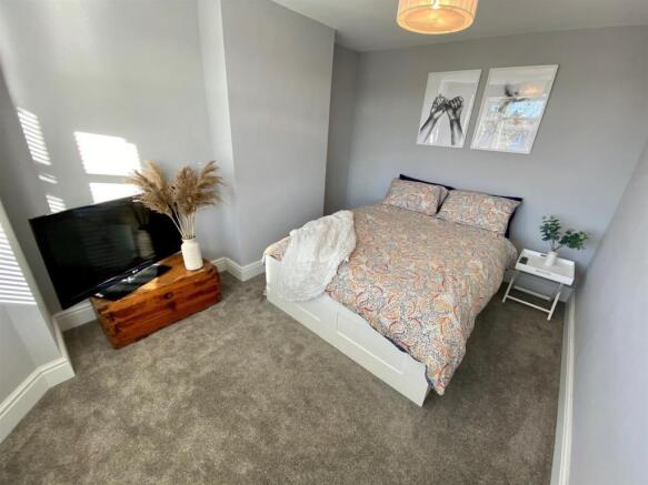 BEDROOM 2