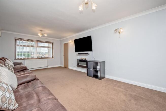 7 bed Semi-Detached for sale Image 2