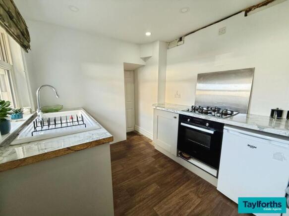 4 bed End of Terrace for sale Image 4