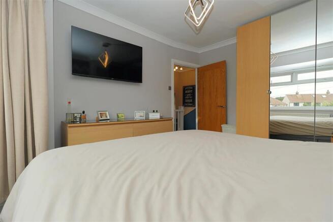 3 bed Semi-Detached for sale Image 11