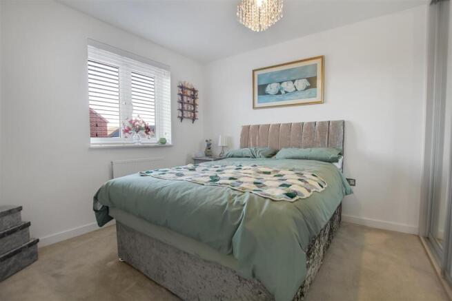 4 bed Detached for sale Image 11