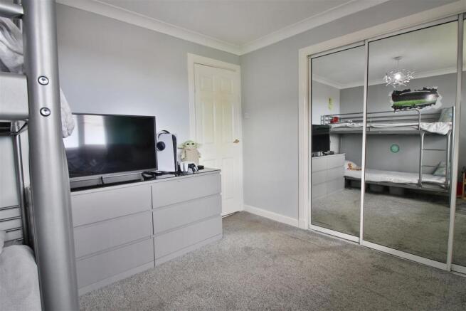 NairnCres_Bedroom1_1.jpg