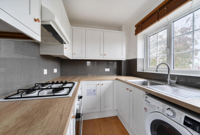 Wilkins Close, Mitcham, CR4 photo 3