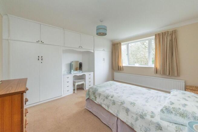 BEDROOMS, BATHROOM AND W/C