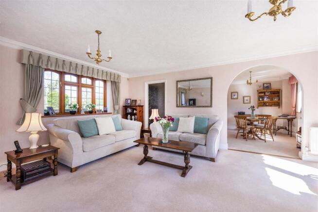 2 Oast Lane, TN10 3AQ  010.jpg