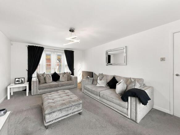 4 bed Detached for sale Image 8