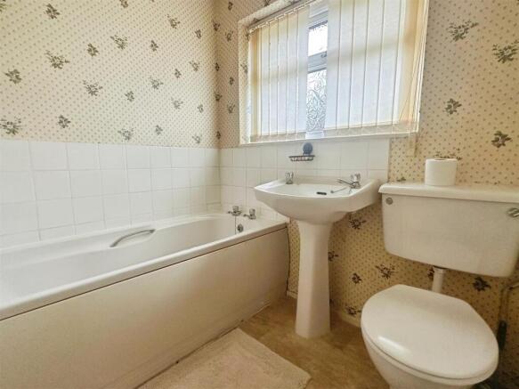 Bathroom.JPG