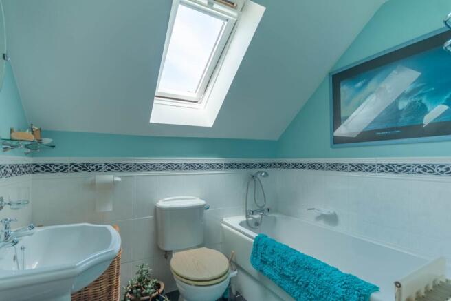 3 bed House for sale Image 12