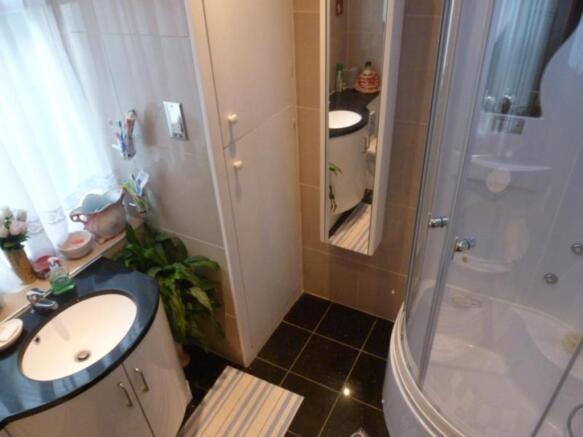 Downstairs Shower RM