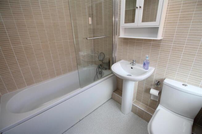 Bathroom.JPG