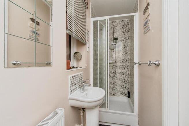 4 bed Town House for sale Image 5