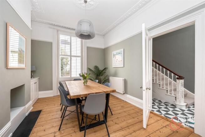 Eaton Place, 34-049.jpg