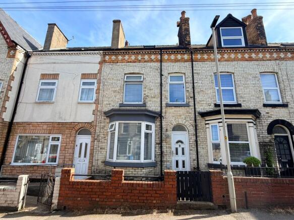 4 bed Terraced for sale in scarborough