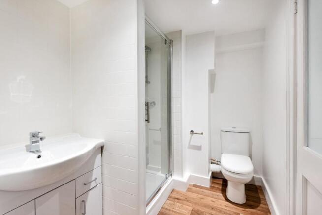Flat 1, 239 London Road East, Batheaston, BA1 7RL-