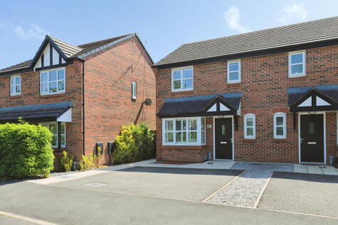 Farm Crescent, Radcliffe, Manchester, M26 4LU