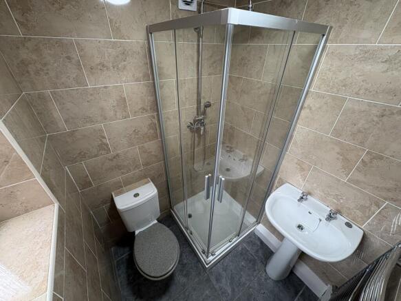 2 bed Terraced to rent Image 7
