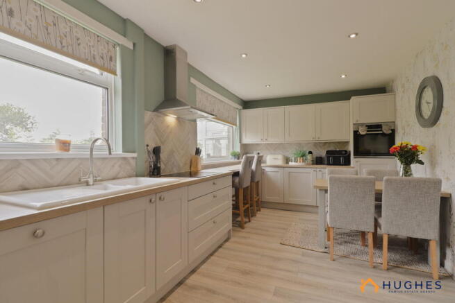 3 bed Semi-Detached for sale Image 7