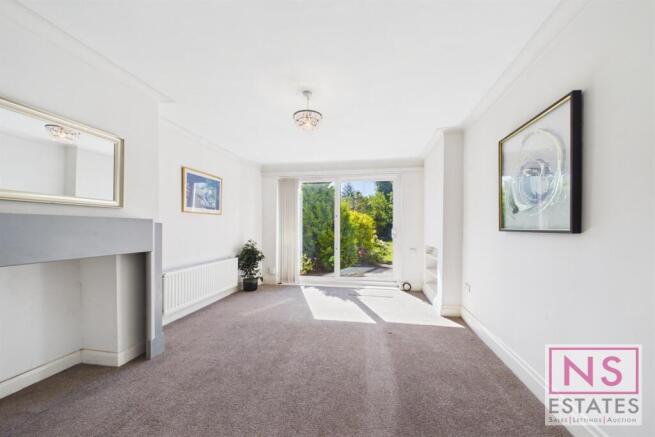 3 bed Semi-Detached for sale Image 9