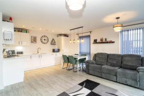 Flat 21, Somerville House, Holmesley Road, Borehamwood WD6 1AJ
