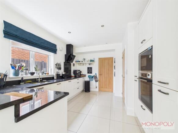 OPEN PLAN KITCHEN/ BREAKFAST ROOM