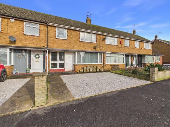 3-bed terraced on Sutton House Road, Hull, HU8 0NJ, £140,000