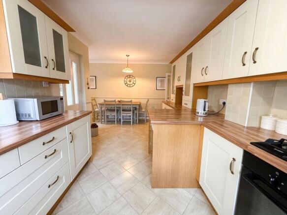 3 bed Detached Bungalow for sale Image 8