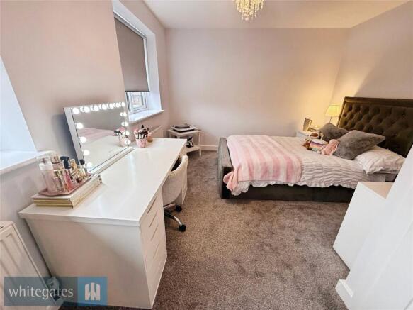 4 bed Detached for sale Image 8