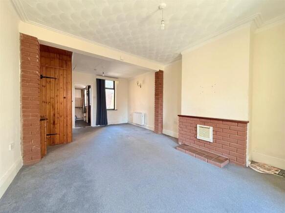 Lounge/Dining Room