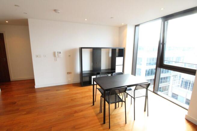 1 bed Apartment to rent Image 5