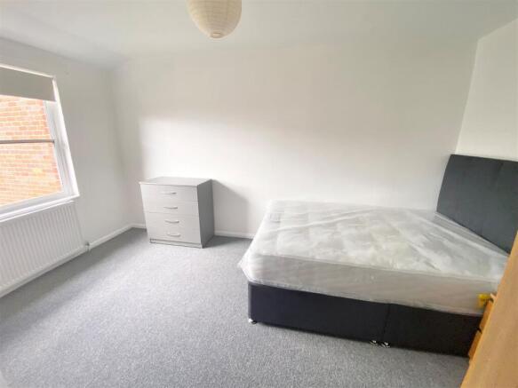 Bedroom 1.jpg
