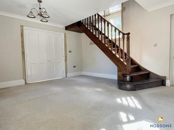 4 bed Detached to rent Image 6