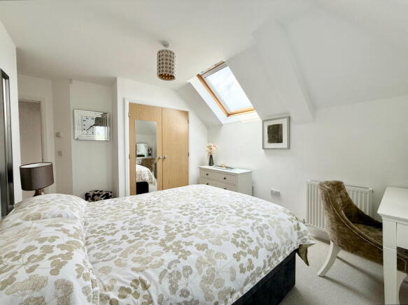 2 bed Apartment for sale Image 8