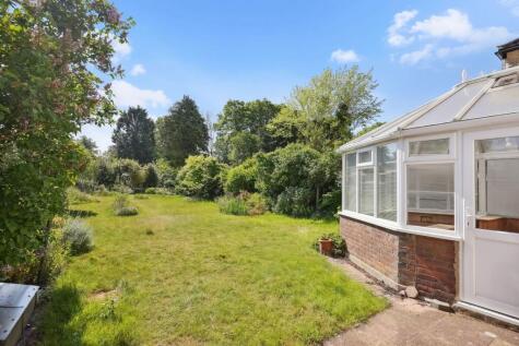Banstead Road South, Sutton, SM2
